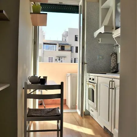 Bright And Peaceful Studio Apartment Rome